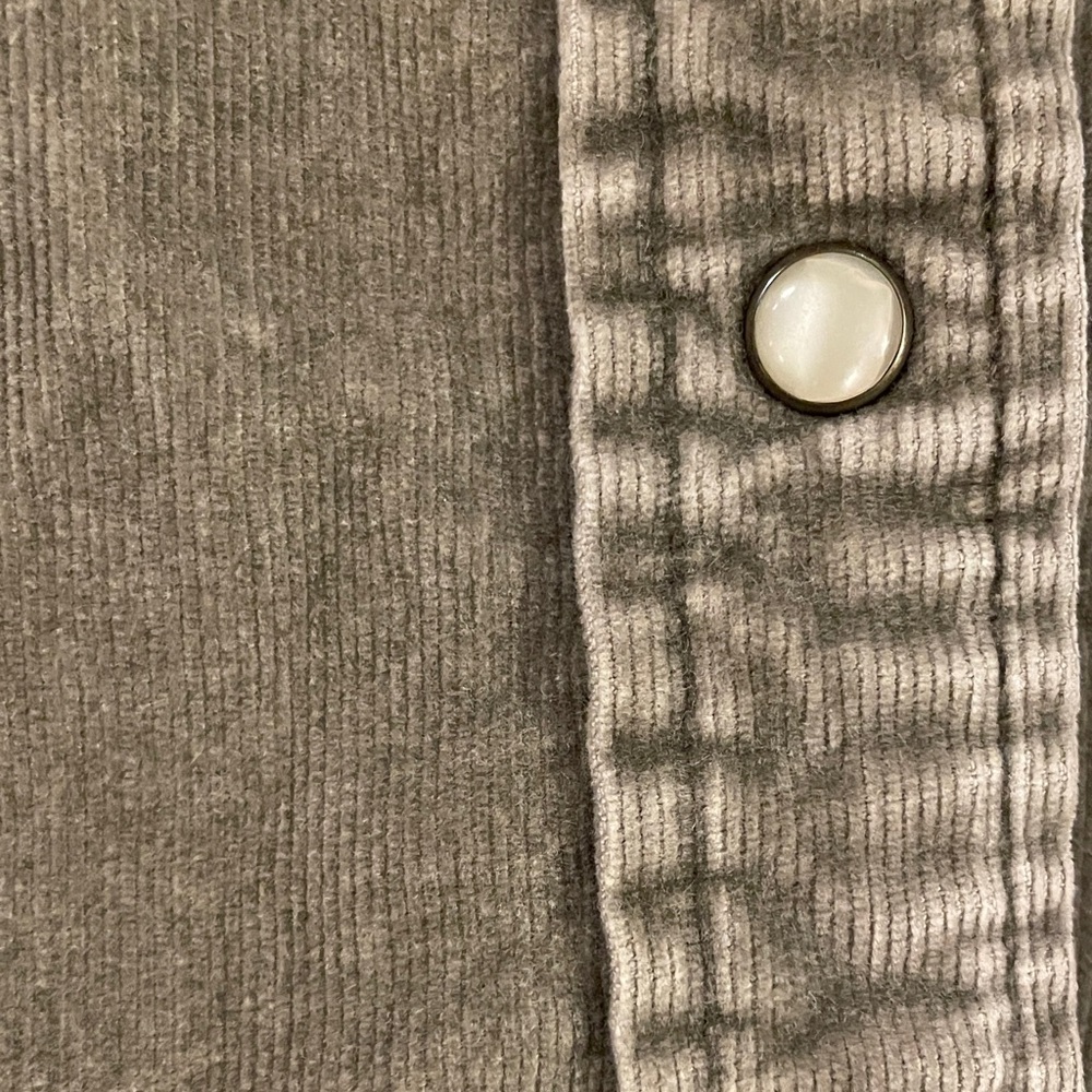 Eddie Bauer Olive Button Down Shirt‎ - Picture 6 of 13